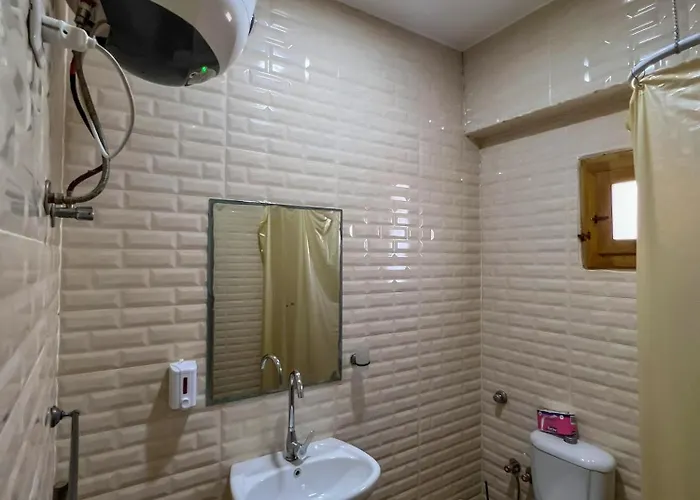 Hostel Club Red *